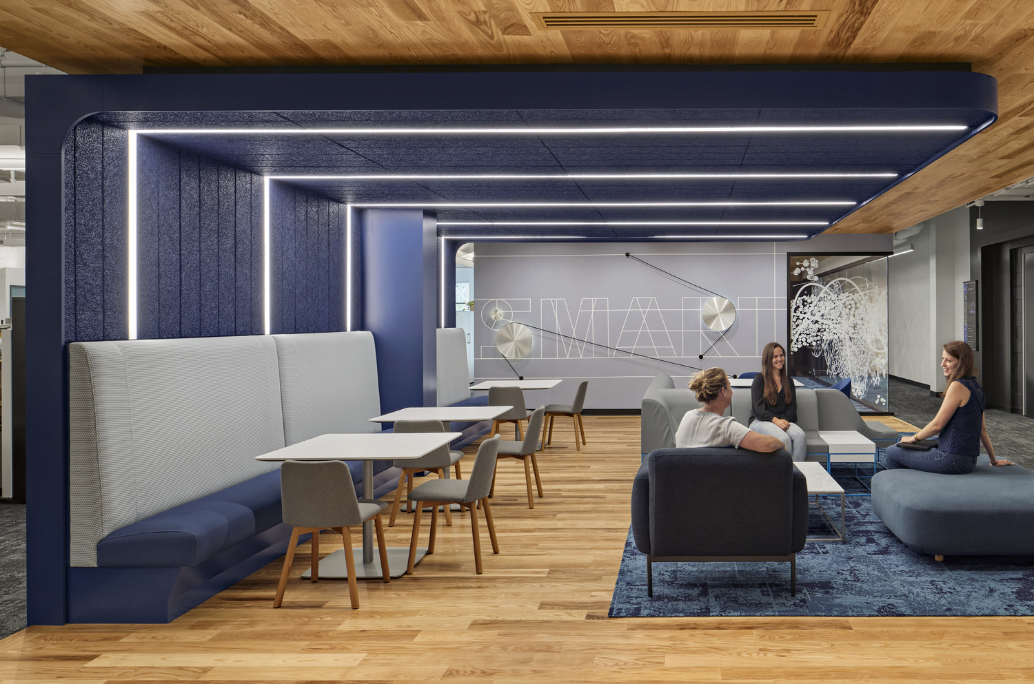 iRobot Headquarters, Bedford, MA. Photography © Robert Benson. Casual group meeting space at iRobot's Bedford, MA HQ