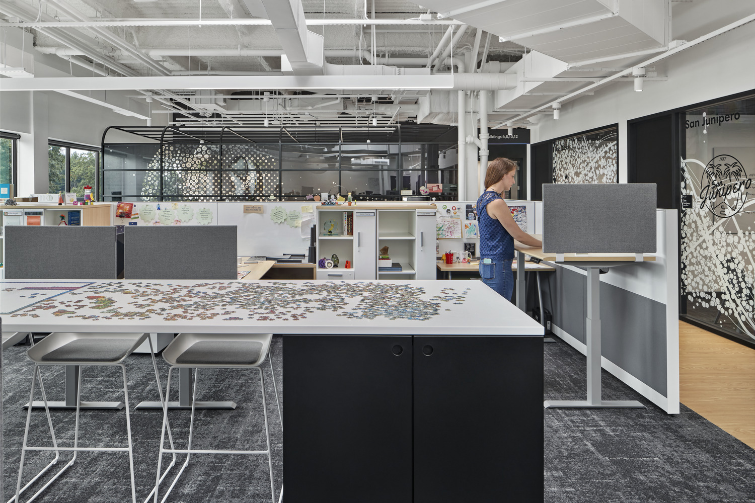 iRobot Headquarters, Bedford, MA. Photography © Robert Benson. Sit-stand workstations at iRobot's headquarters