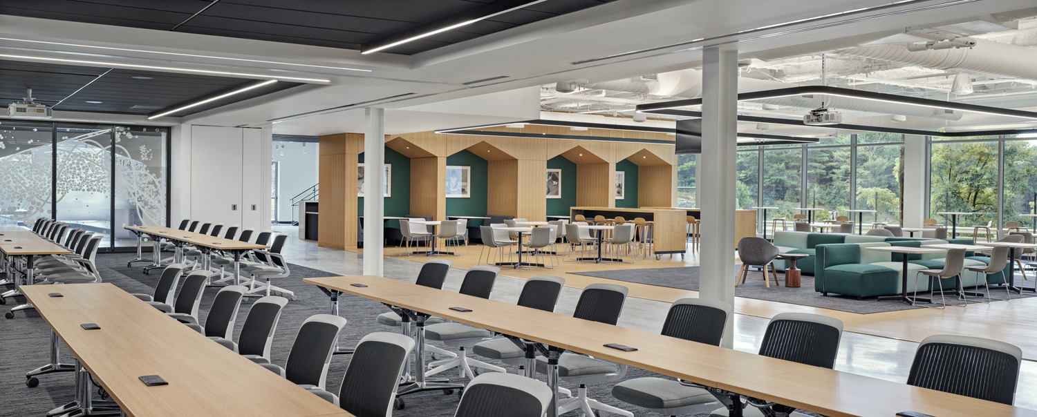 iRobot Headquarters, Bedford, MA. Photography © Robert Benson. Large group conference area at iRobot.