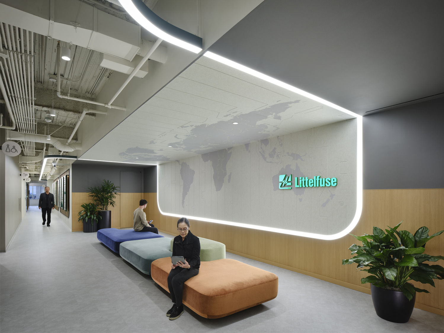 05LFUS_0001_000_Littelfuse_HQ_Rosemont_IL_N44_medium