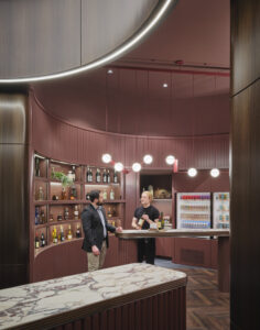 38CCPX_0002_000_110_N_Wacker_Bodega_Chicago_N17_medium