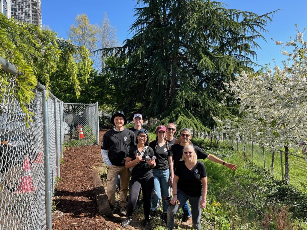 IA Earth Day Clean Up - Seattle00002